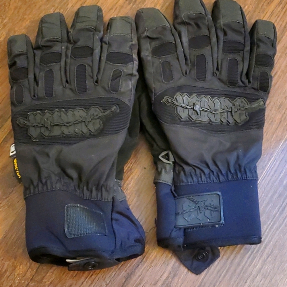Mens Dakine Goretex snowboarding gloves